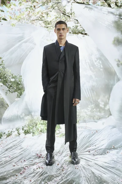 Look 7